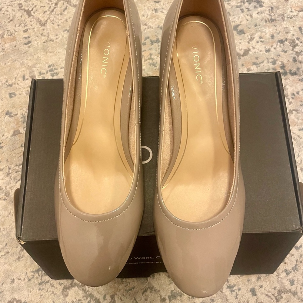 Vionic Women's Heels - Taupe